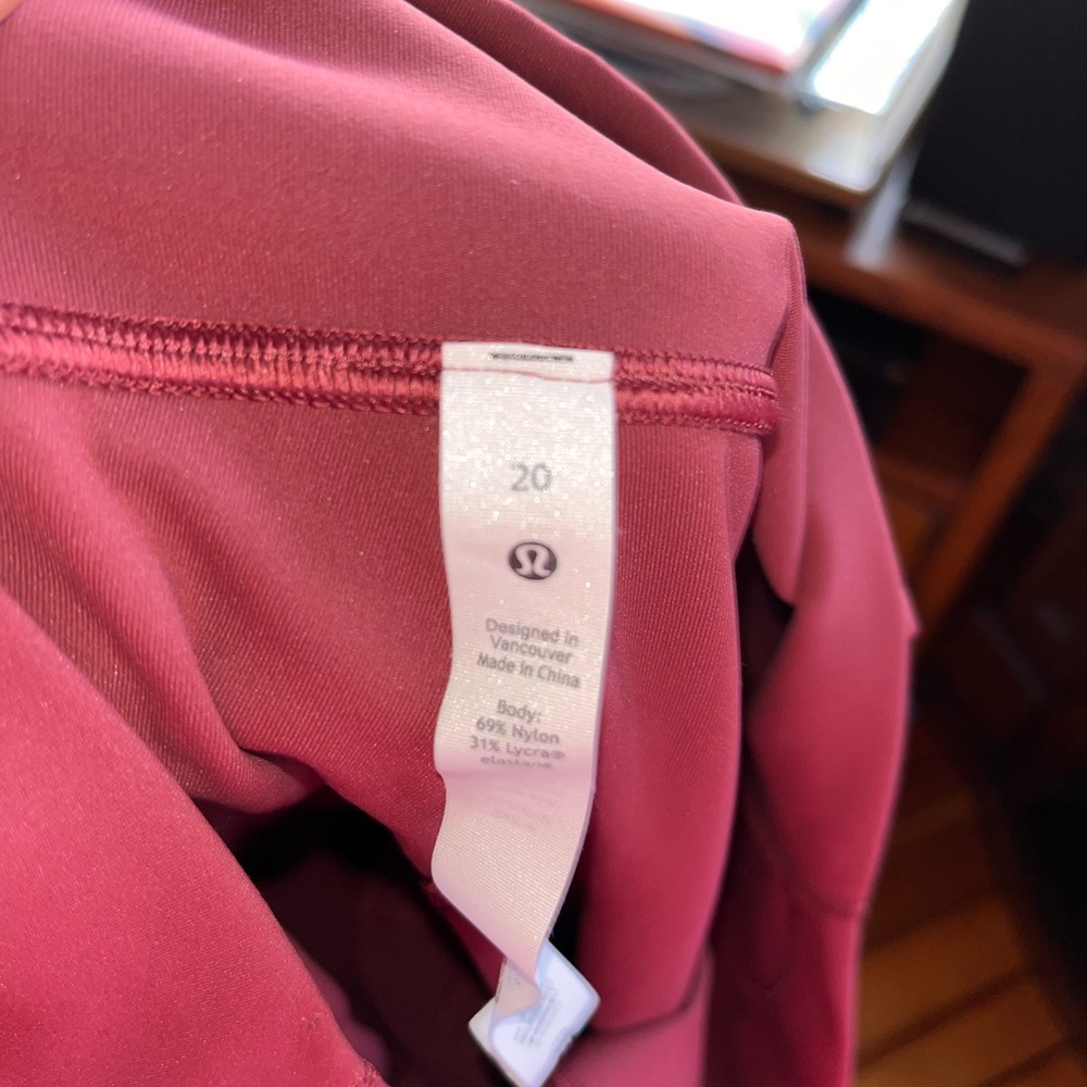 NEW Lululemon wunder under high-rise tight 25” - Picture 2 of 2